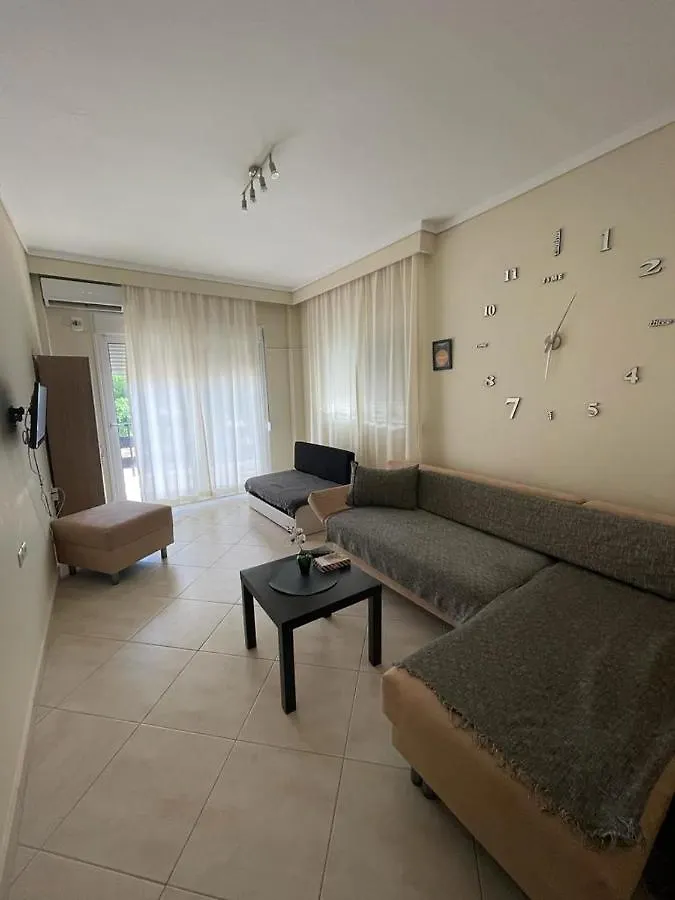 Apartment By The Beach Néoi Epivátai